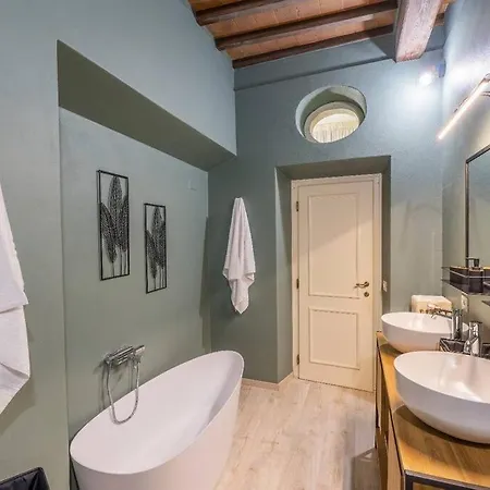 Piazza Grande Boutique شقة