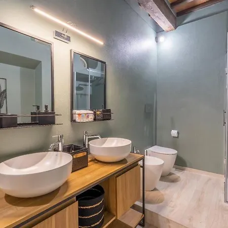 Piazza Grande Boutique * أريتسو